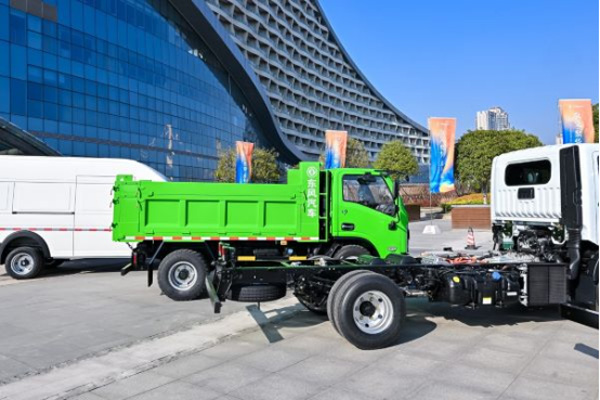 ��Ʒ���l(f��) �r(ji��)ֵͻ�� �|�L(f��ng)�ɷ��Ƅ�(d��ng)�p��ȫ��^�M(j��n)1113.jpg