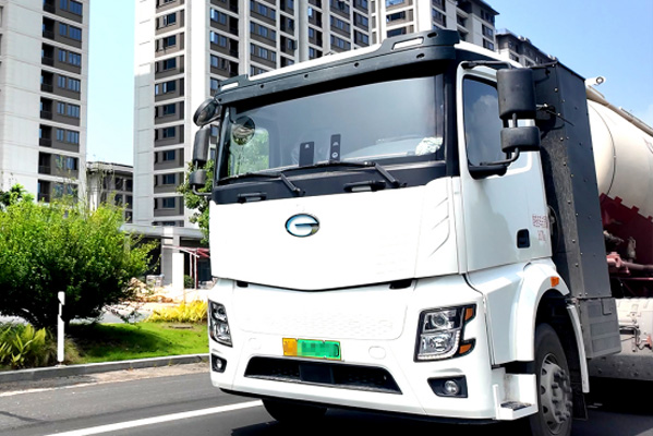 ����܇֮�ѣ��x��V���I(l��ng)������Դ �_������&ldquo;�ϱ�&rdquo;ʮ܇��ʡ20�f����D��2104.jpg