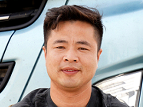 ���ࣺ��ʿ��AMT+Һ�����S��M�ϡ����f����;�ϵĶ�����