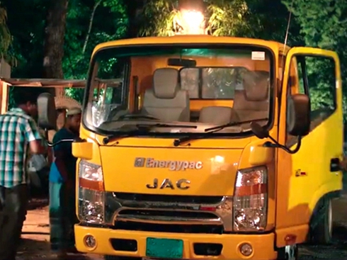 �ϼ�����(gu��)���ѣ�����1����(gu��)�H������һ�Ӝ�ů