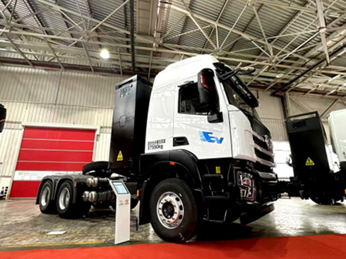 ����܇�����L(f��ng)��ͻ׃���t�r�漱����һλ�x��(ch��ng)�ߕ�(hu��)���l