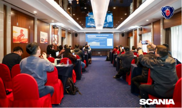 ˹���၆�p������ Ͷ��^��(zh��n)ʮ����_ZS452.jpg