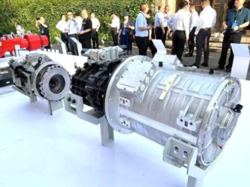  ���пɿ����� ��Ⱦ��(ji��)�ܵ�ɫ ����˹���A�Ĉ�(ji��n)���c��(chu��ng)�� 