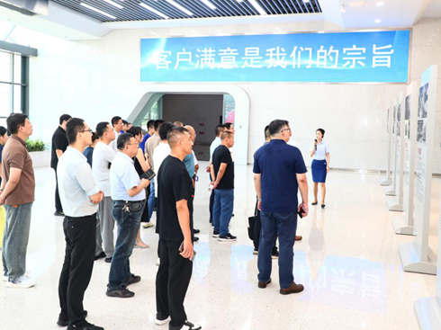 �����ع��Wҫ�H�������b��a(ch��n)�I(y��)� չ�F(xi��n)Ӳ�ˌ���